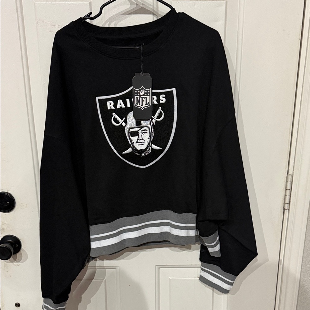NFL Raiders Crop Black and Gray Crewneck